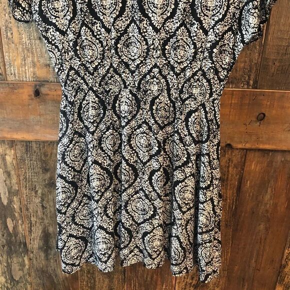 Very J Sz S Black & White BOHO Slouchy Dolman Sleeves Mini Elastic Waist Dress - Picture 4 of 9